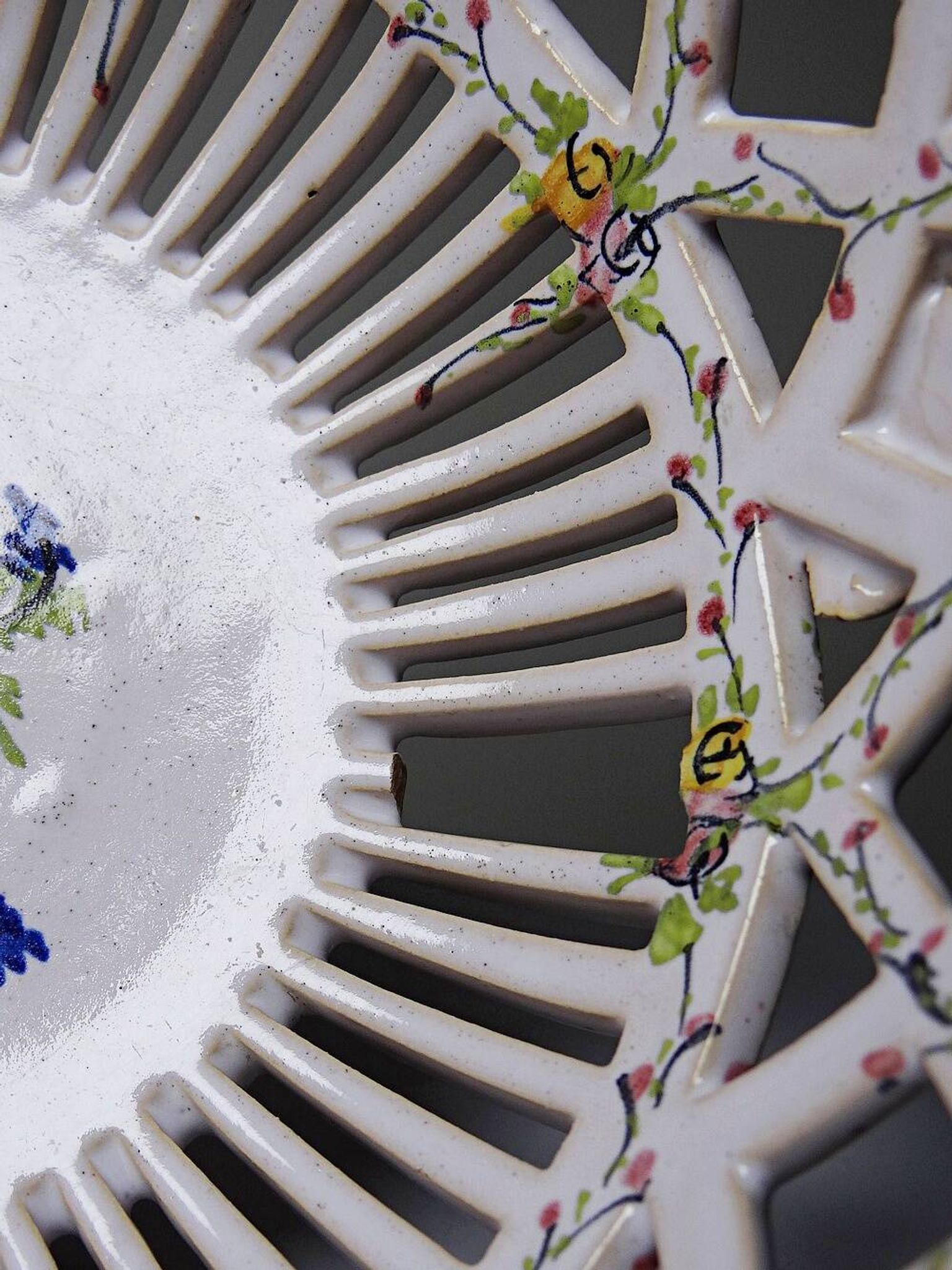 Openwork bowl in painted earthenware, Émile Tessier Le Croisic, 30-50's accident
