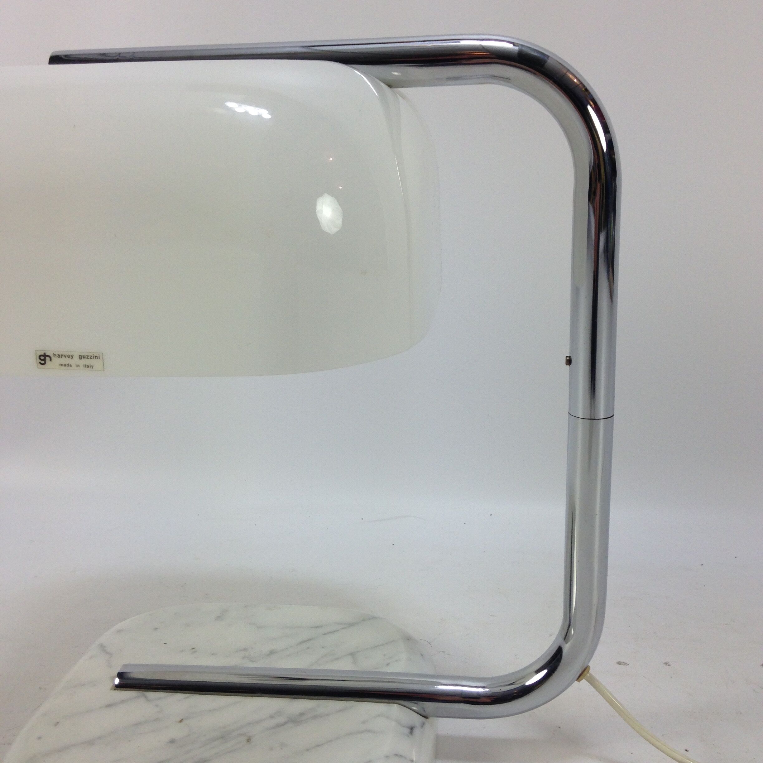 Guzzini table lamp with marble foot, 1970