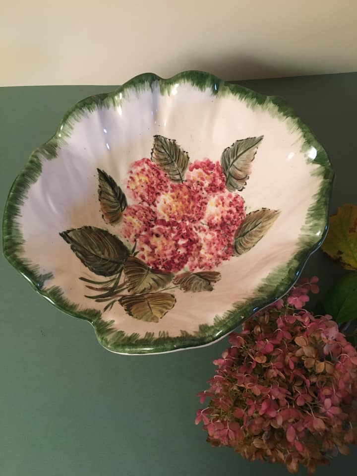 Porcelain fruit cup with hydrangea motifs