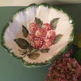 Porcelain fruit cup with hydrangea motifs