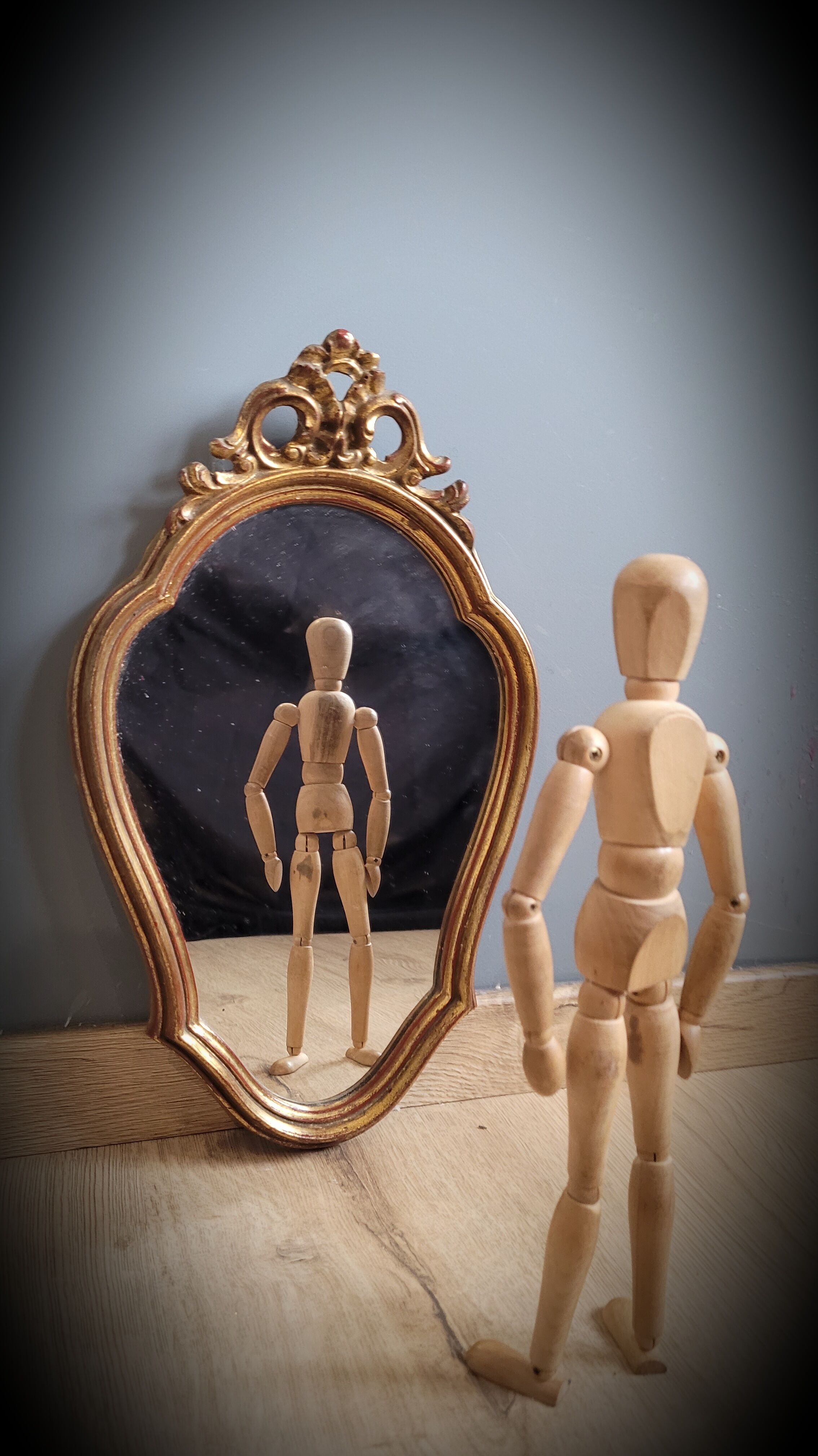 Ornate golden mirror 40x24