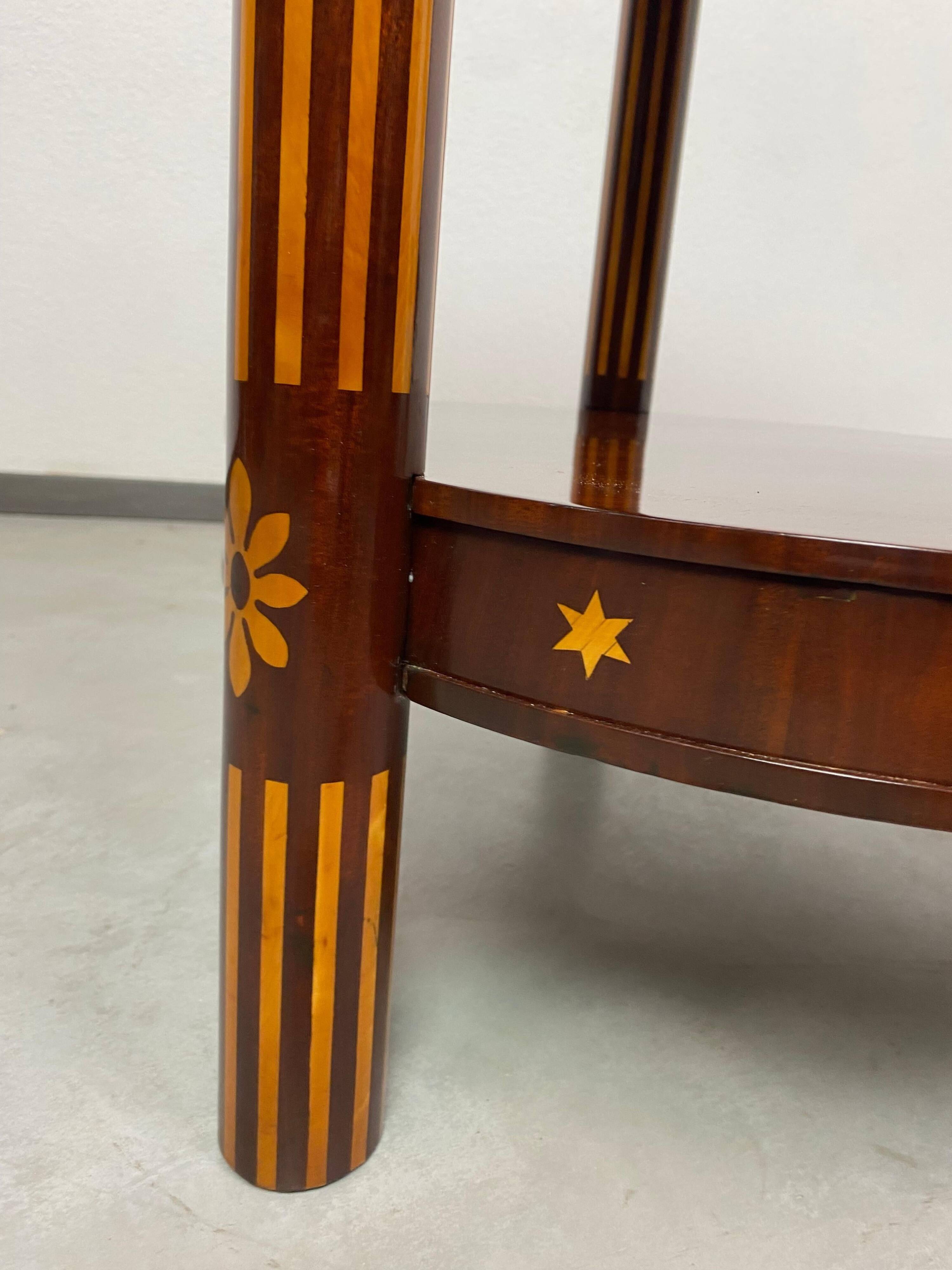 Table d'appoint Empire incrustée vers 1800