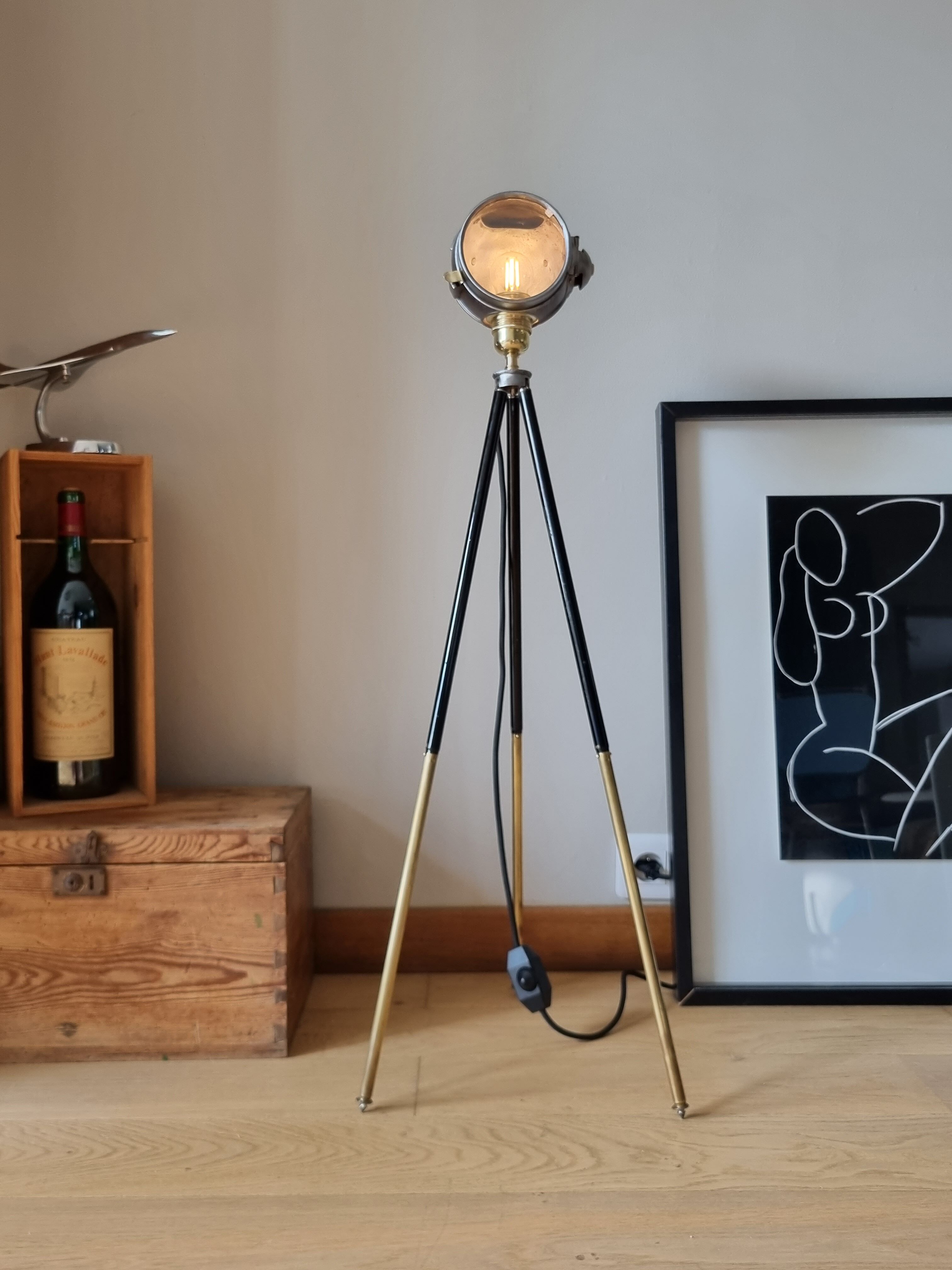 Former tripod projector, Besnard Paris, ca. 1910