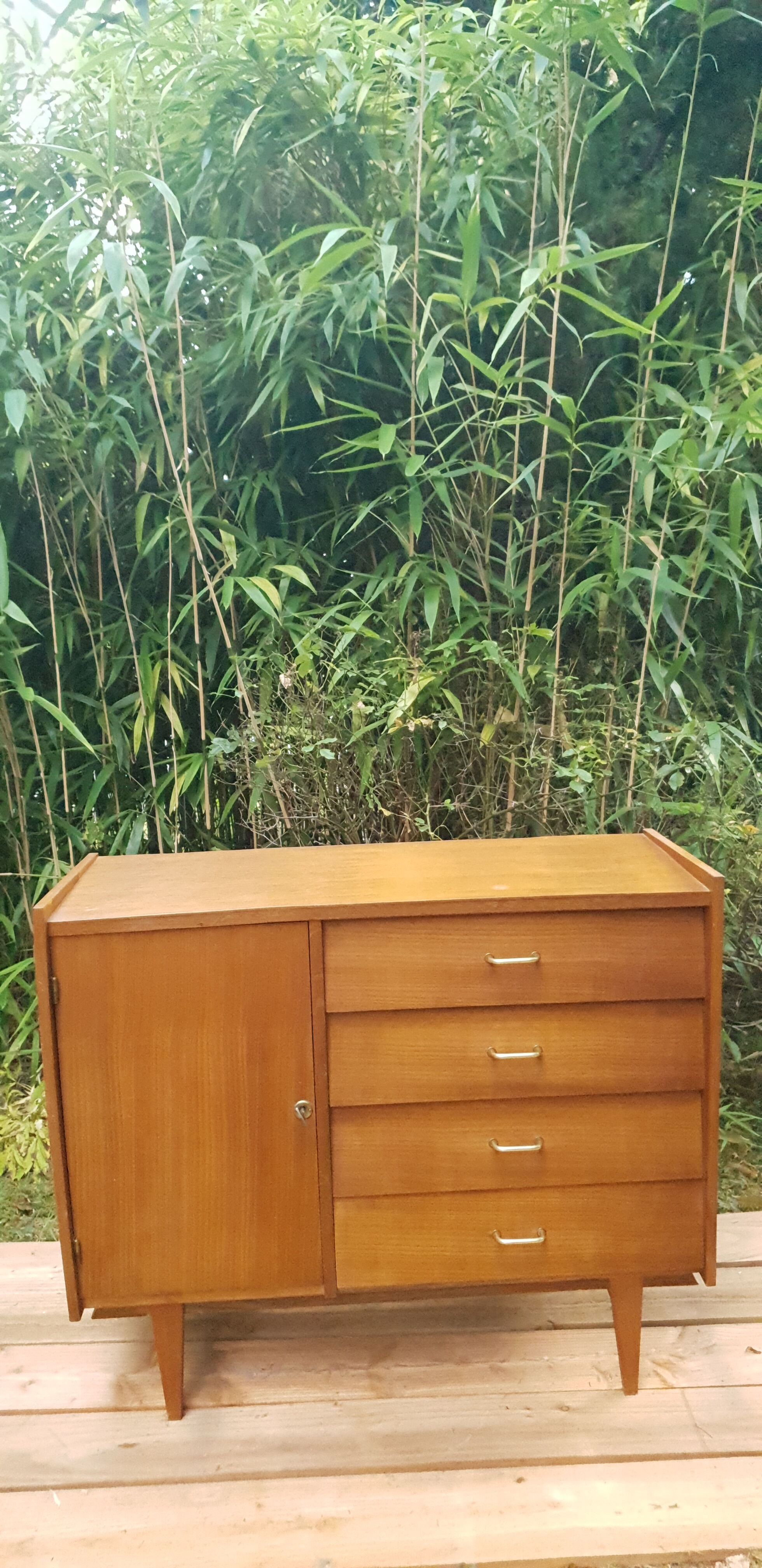 Chest of drawers four drawers a door