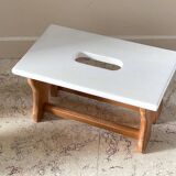 Tabouret vintage en hêtre et peint en blanc