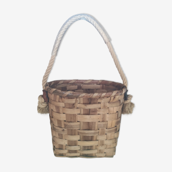 Basket or bag to put or hang leather, rope, brass and rattan