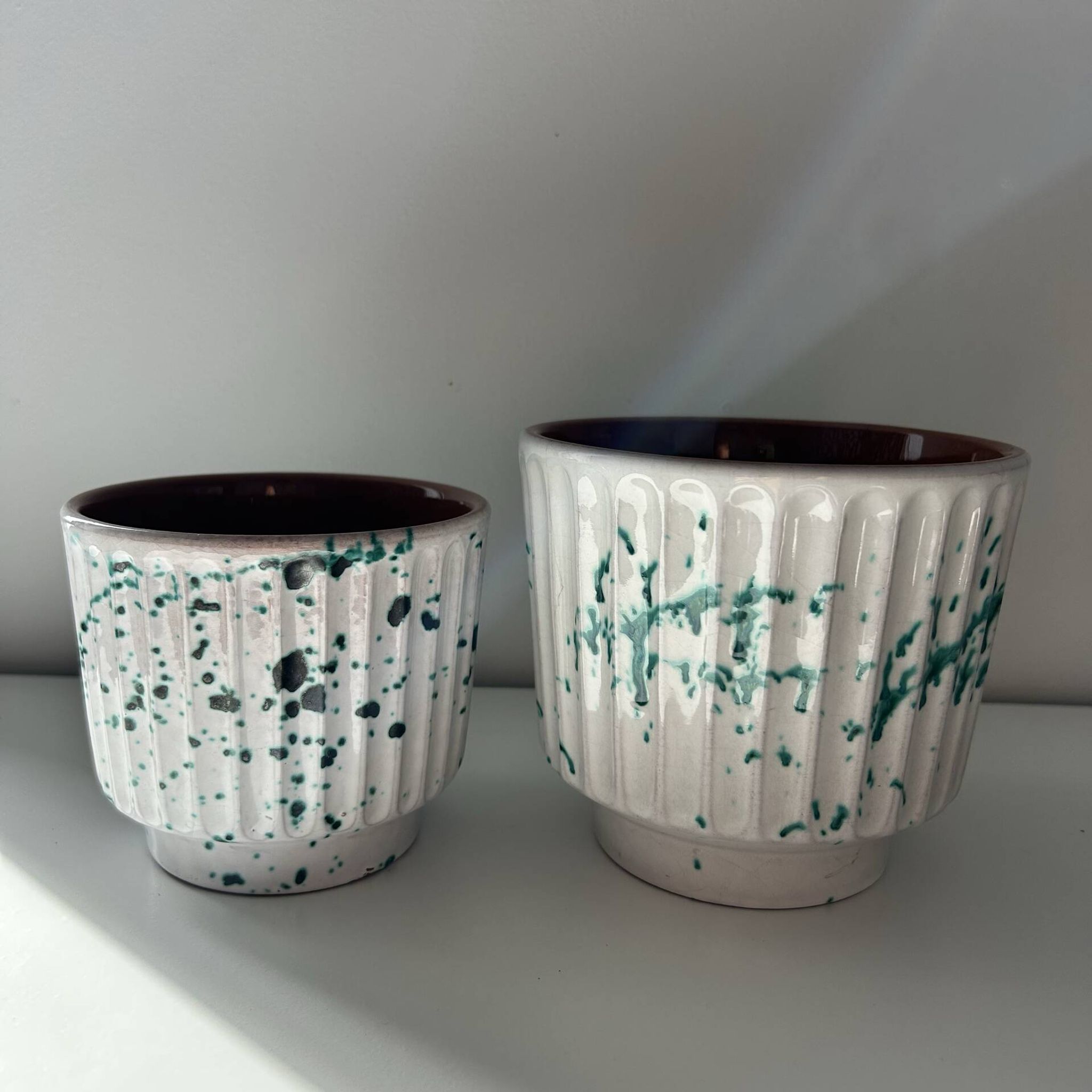 Set of 2 Pollock decorative plant pots
