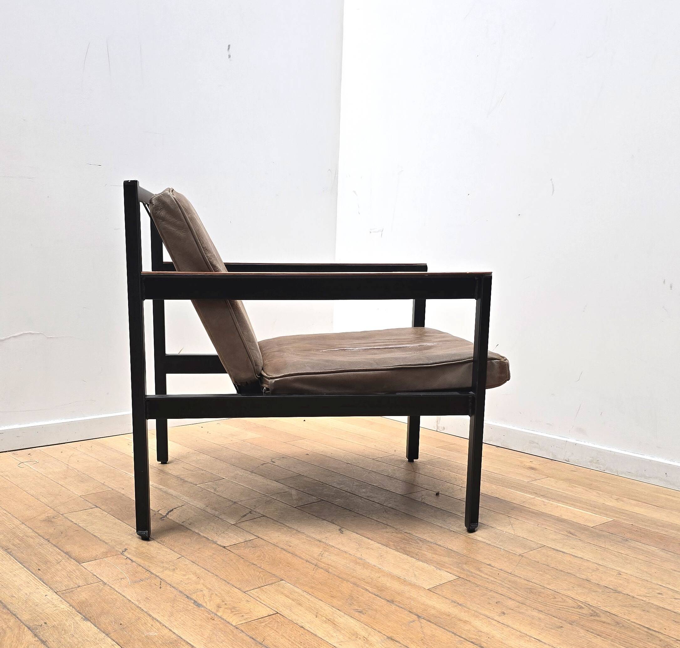 Pair of Cargo II armchairs, Heerenhuis