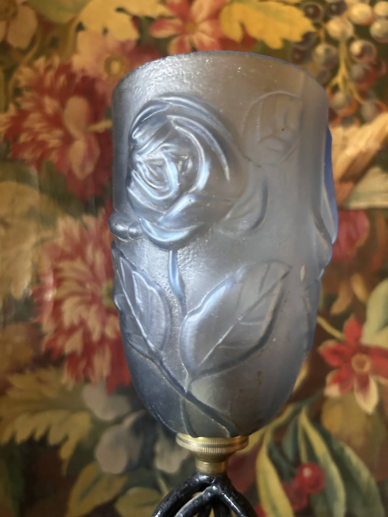 Art Deco lamp in blue glass paste with rose decoration – poetic rarity