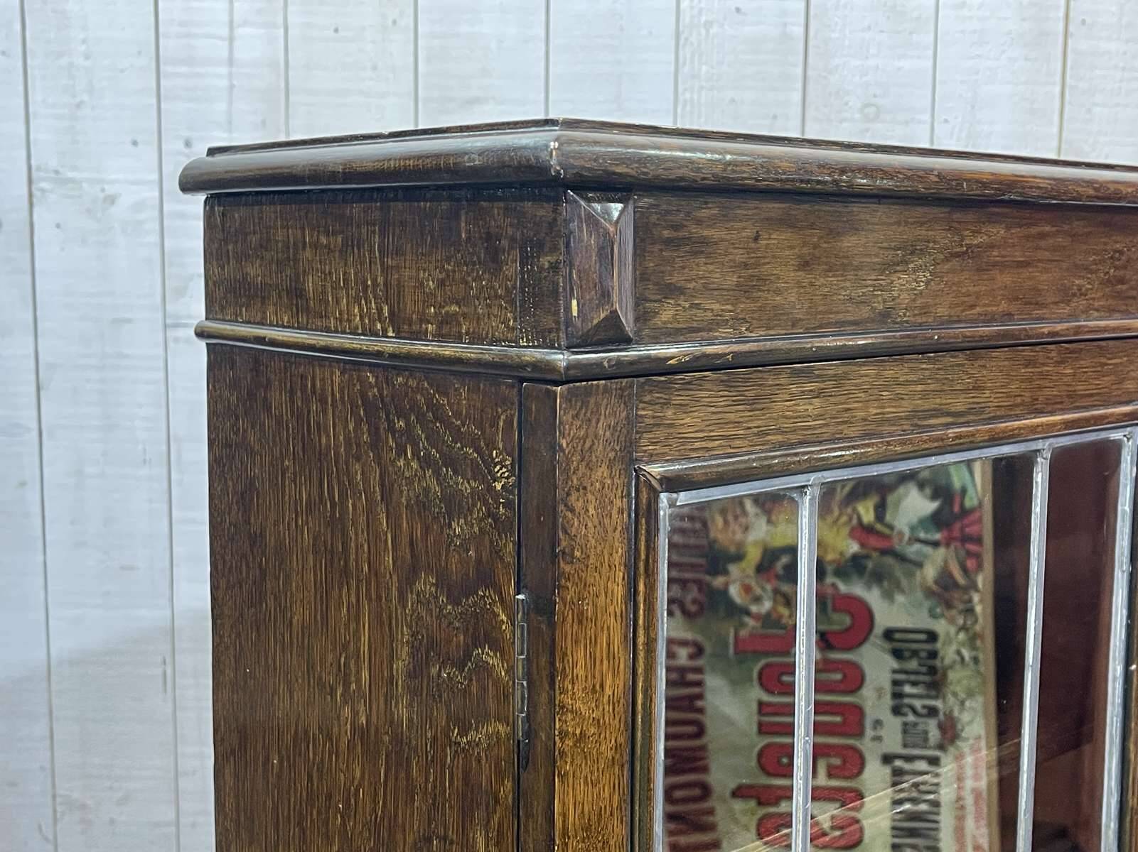 Vitrine anglaise en chêne début XXème