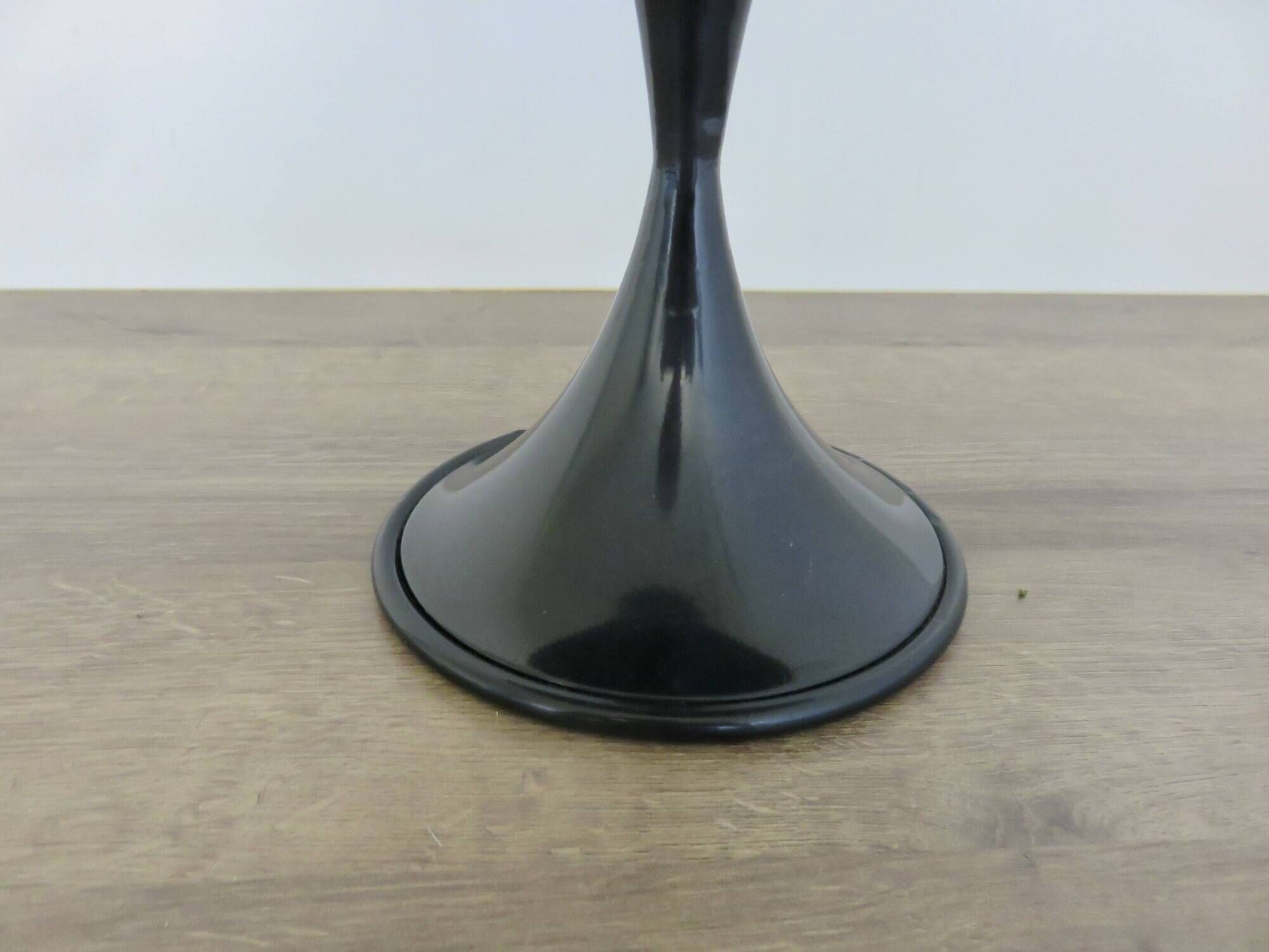 "Diabolo" fruit bowl with tulip base, made of metal, 1970s 80s.
