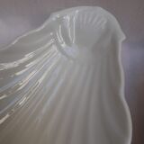 Pair of porcelain shell ravines