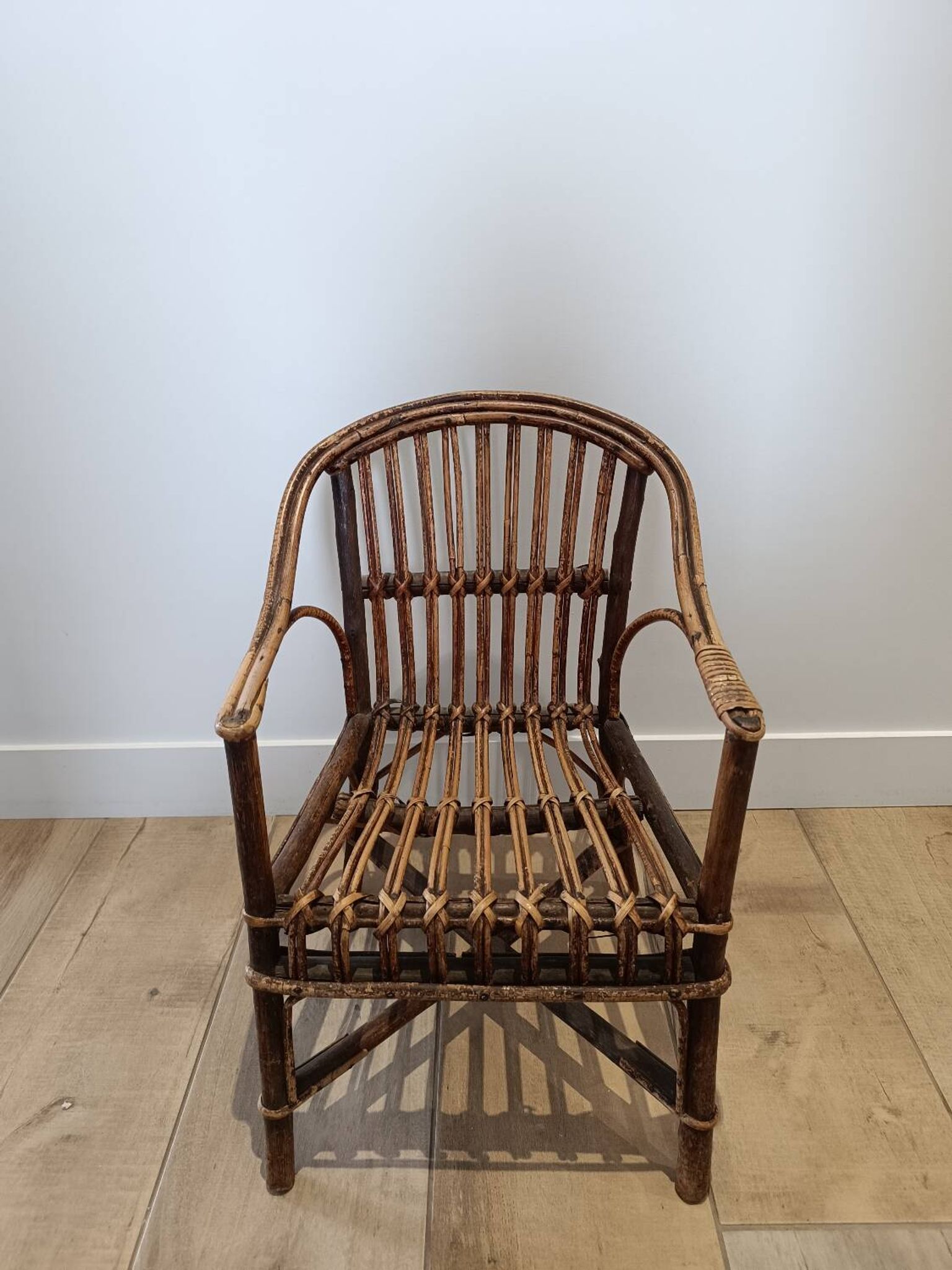 Fauteuil en rotin vintage enfant
