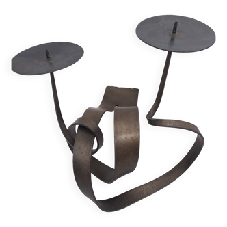 Bougeoir brutaliste en métal effet bronze .