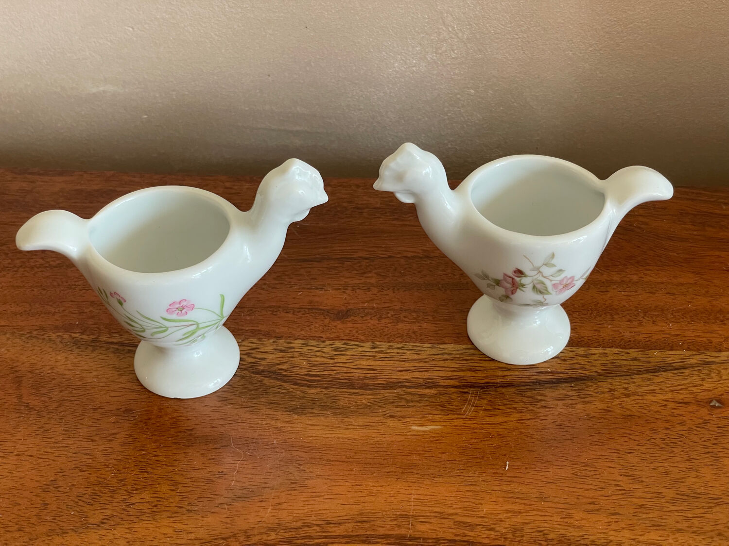 Duo de coquetiers poule