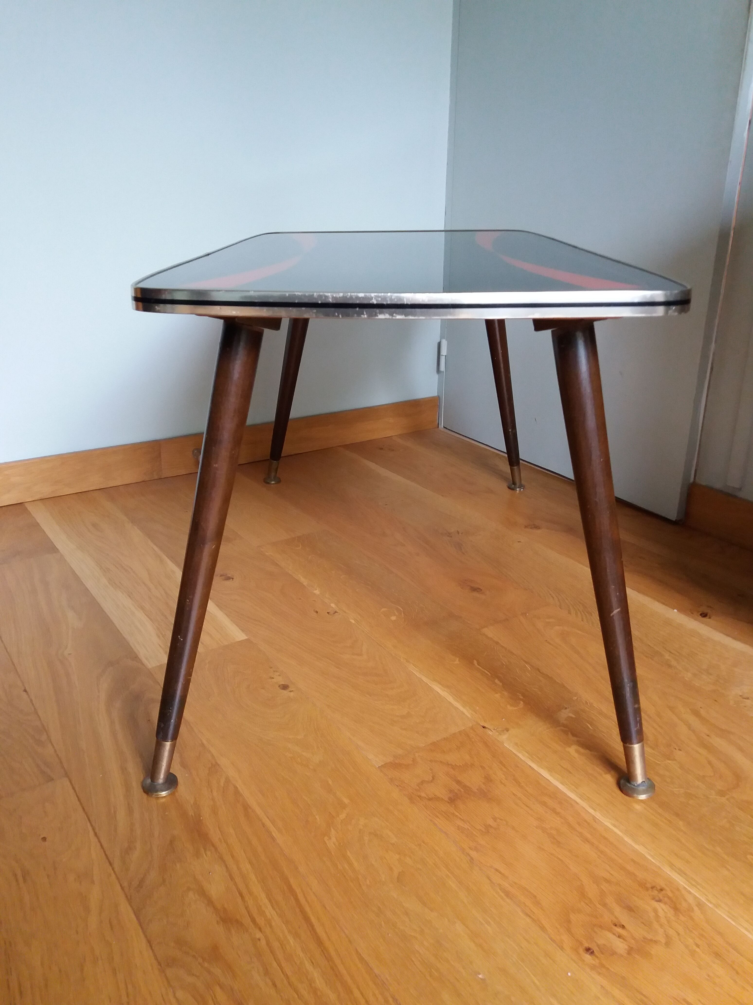 Coffee table formica tapered compass legs