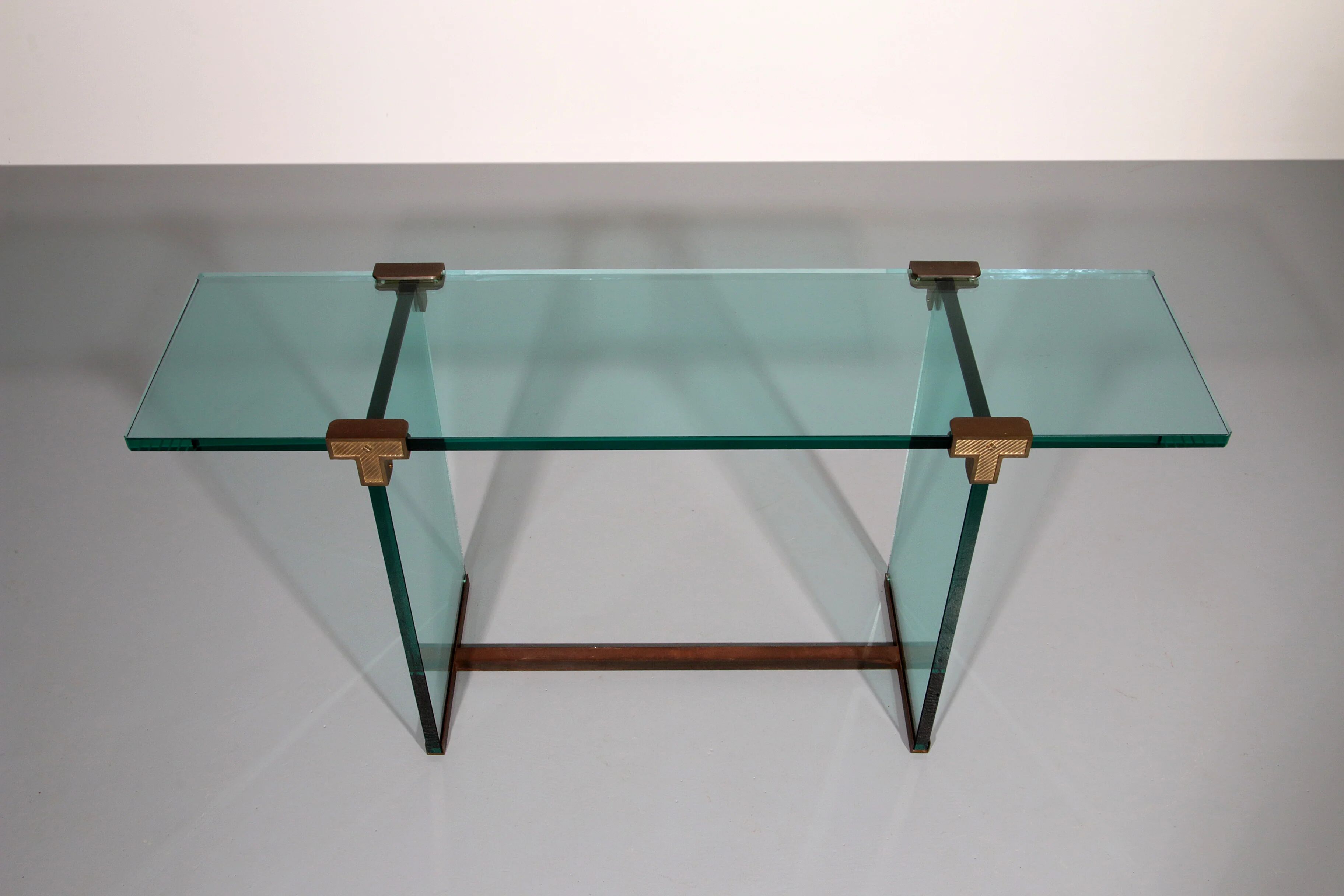 Table d'appoint Modèle T30 par Peter Ghyczy - design des années 1970