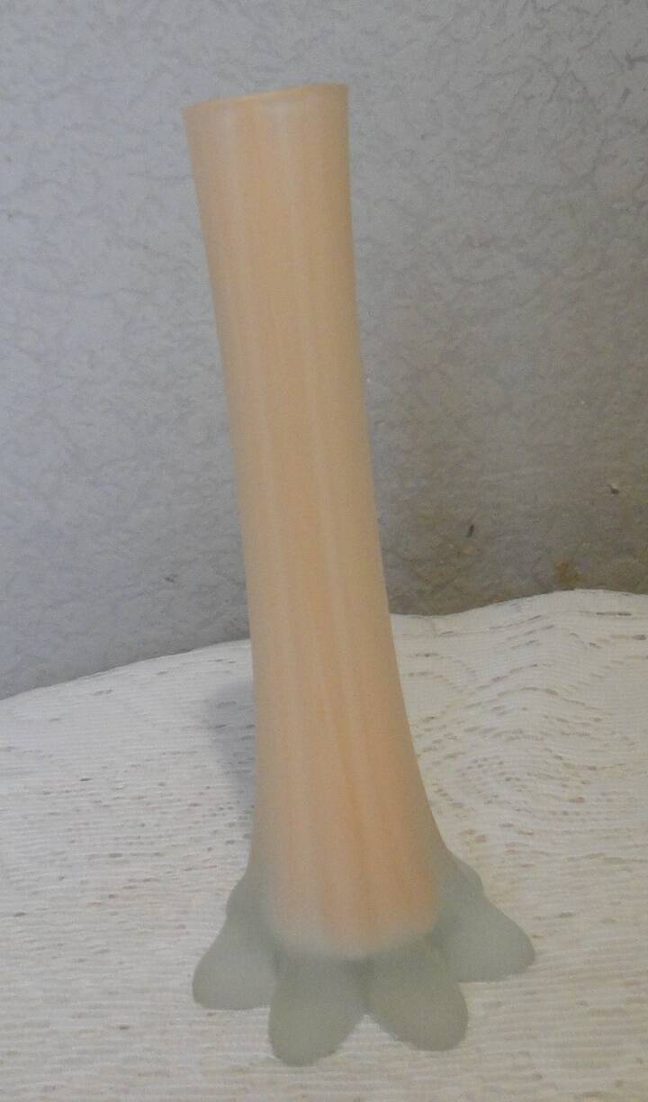 Small vintage pink satin sand glass soliflore