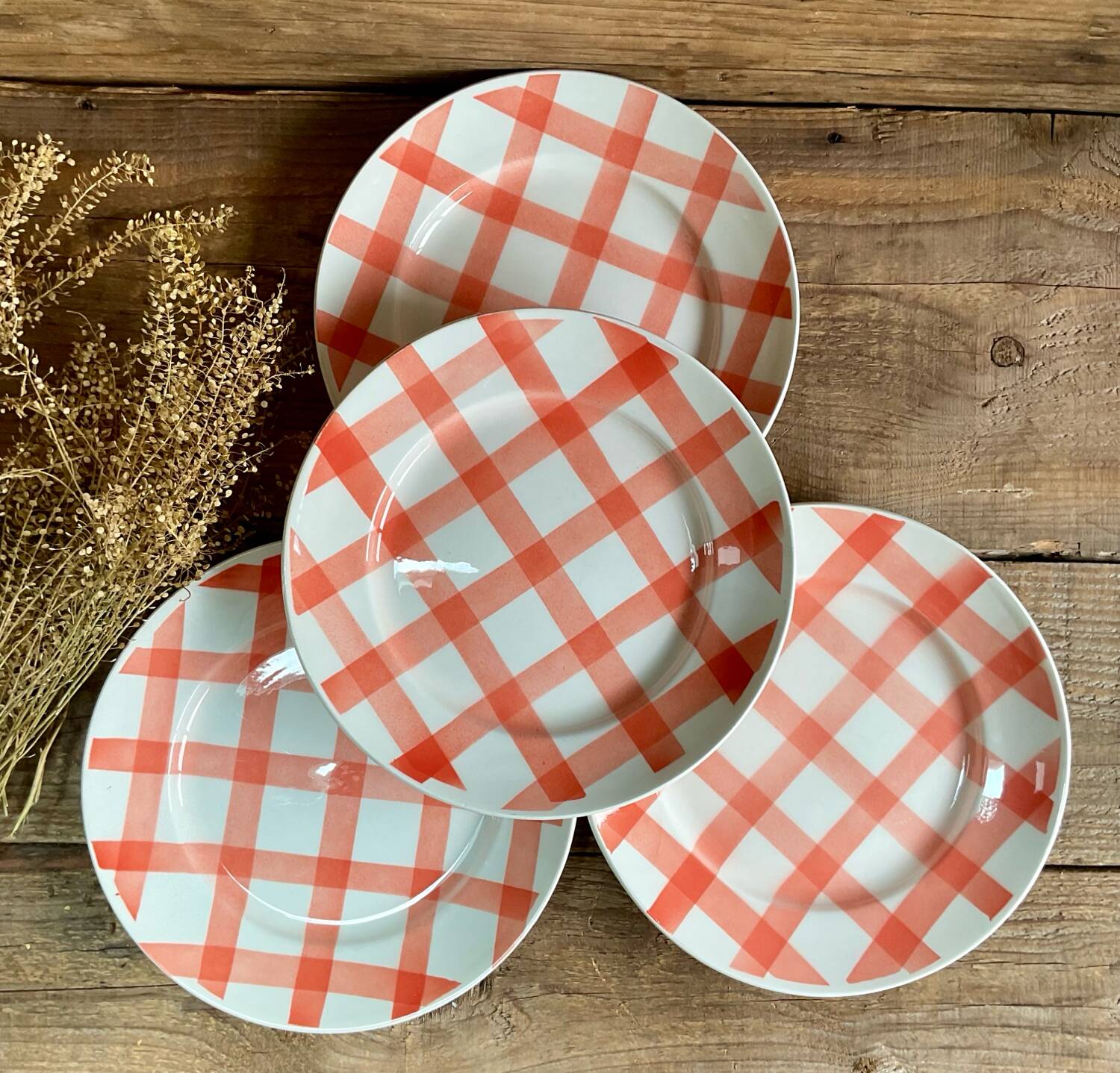 4 Moulin Des Loups “dishcloth” flat plates