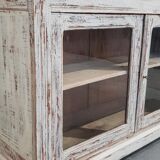 Buffe- vintage showcase