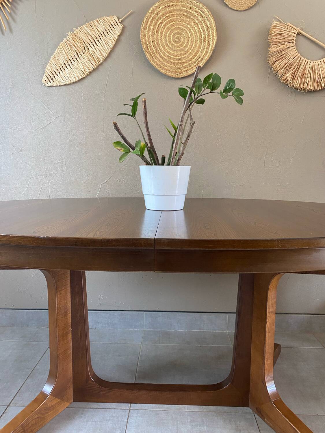 Vintage oval Baumann table