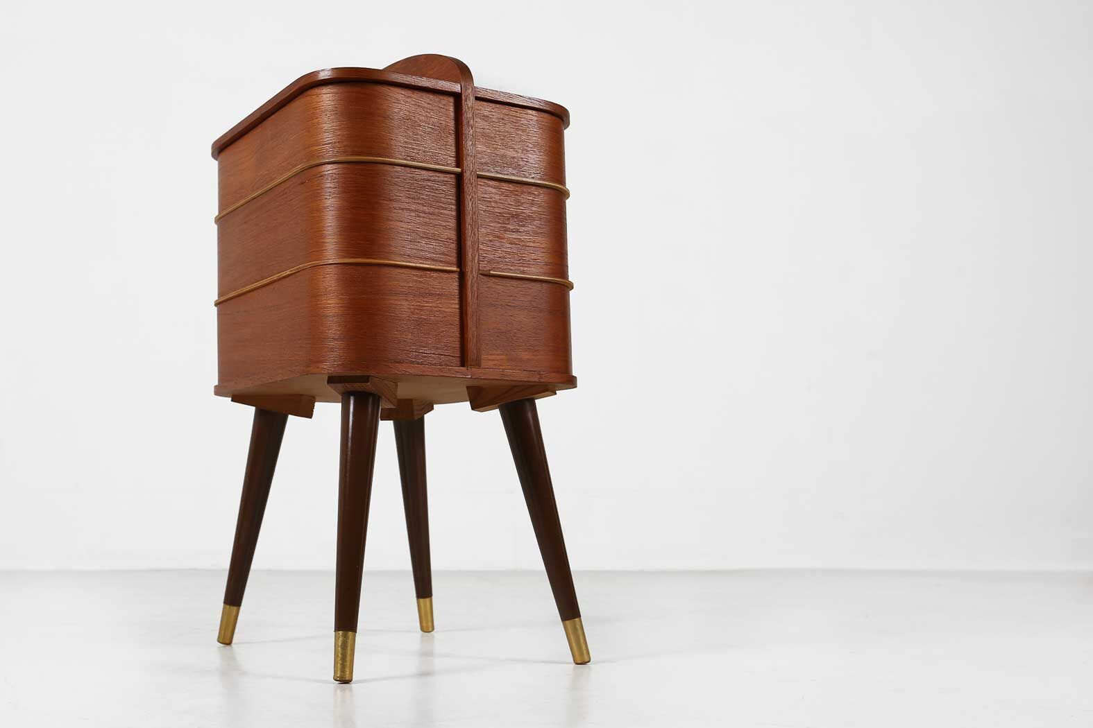 Sewing box by Juhl Wegner