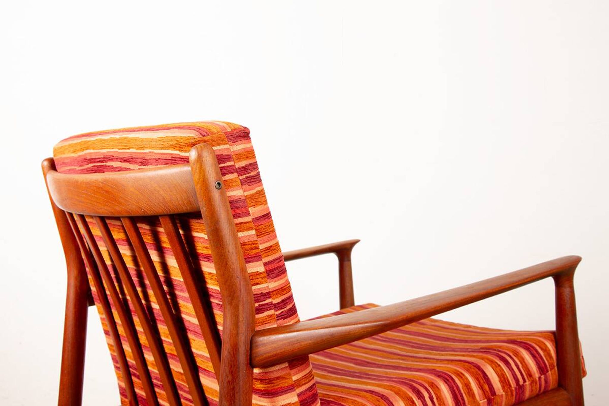 Pair of Danish armchairs in solid teak and fabric, Svend Aage Eriksen 1960.