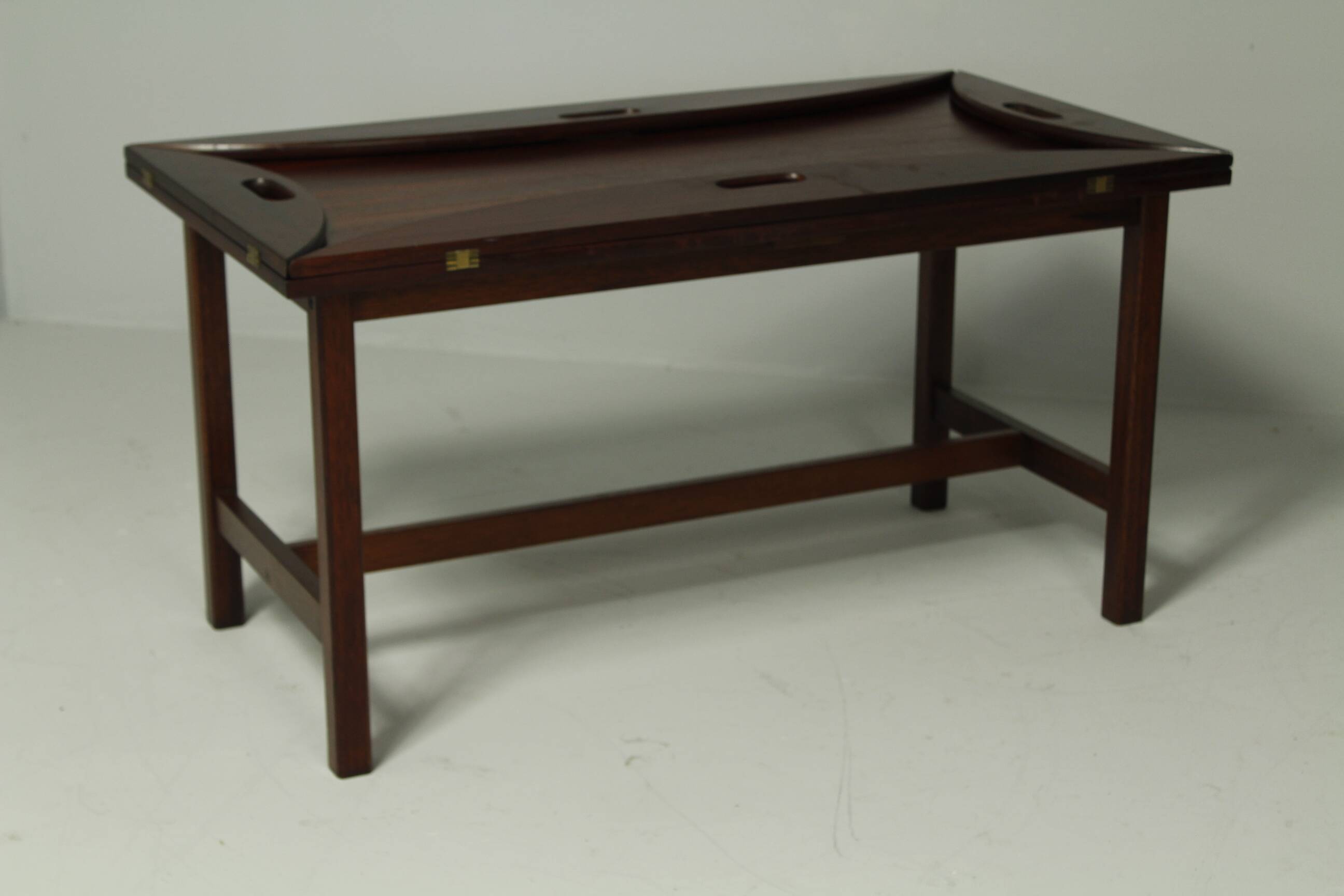 Oval Butlers Tray on Stand, England, 1970s Product Overview