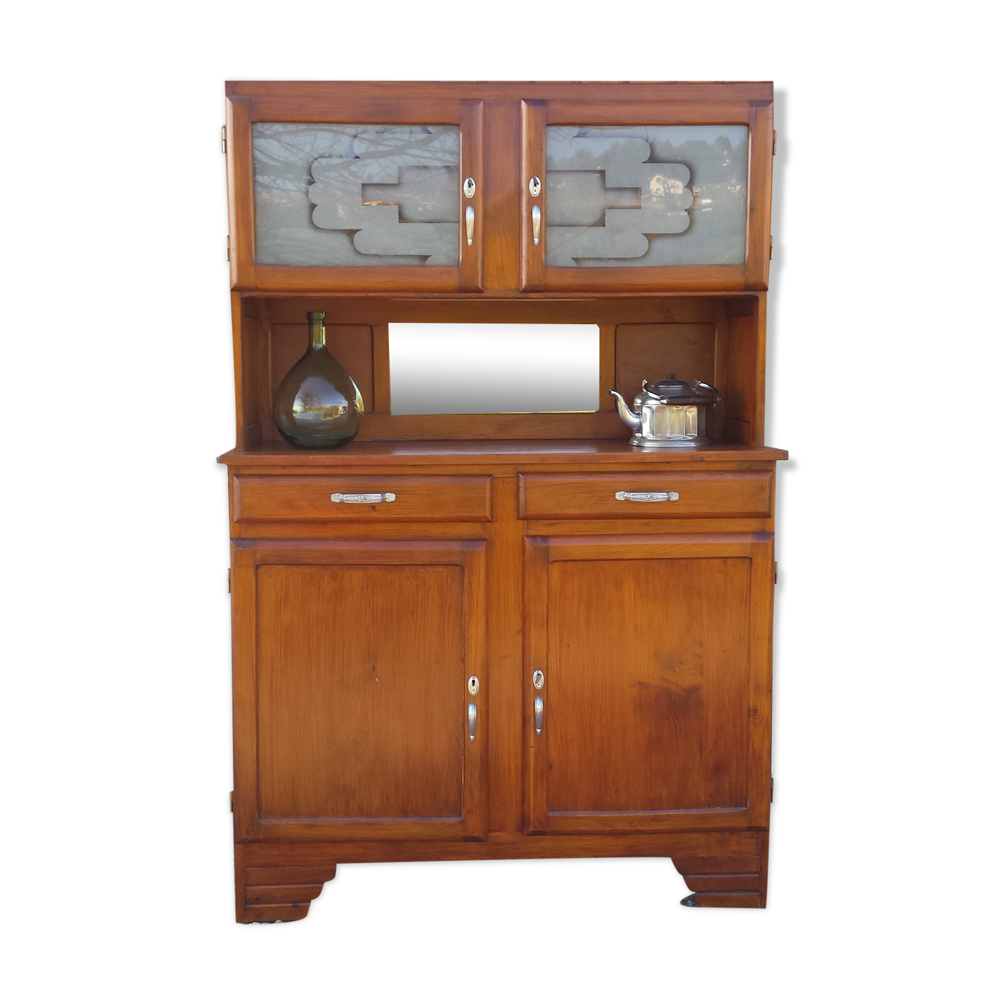 Mado buffet, wooden tray