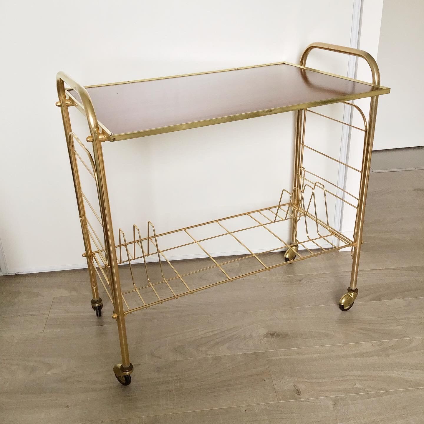 Vinyl service with vintage extensions