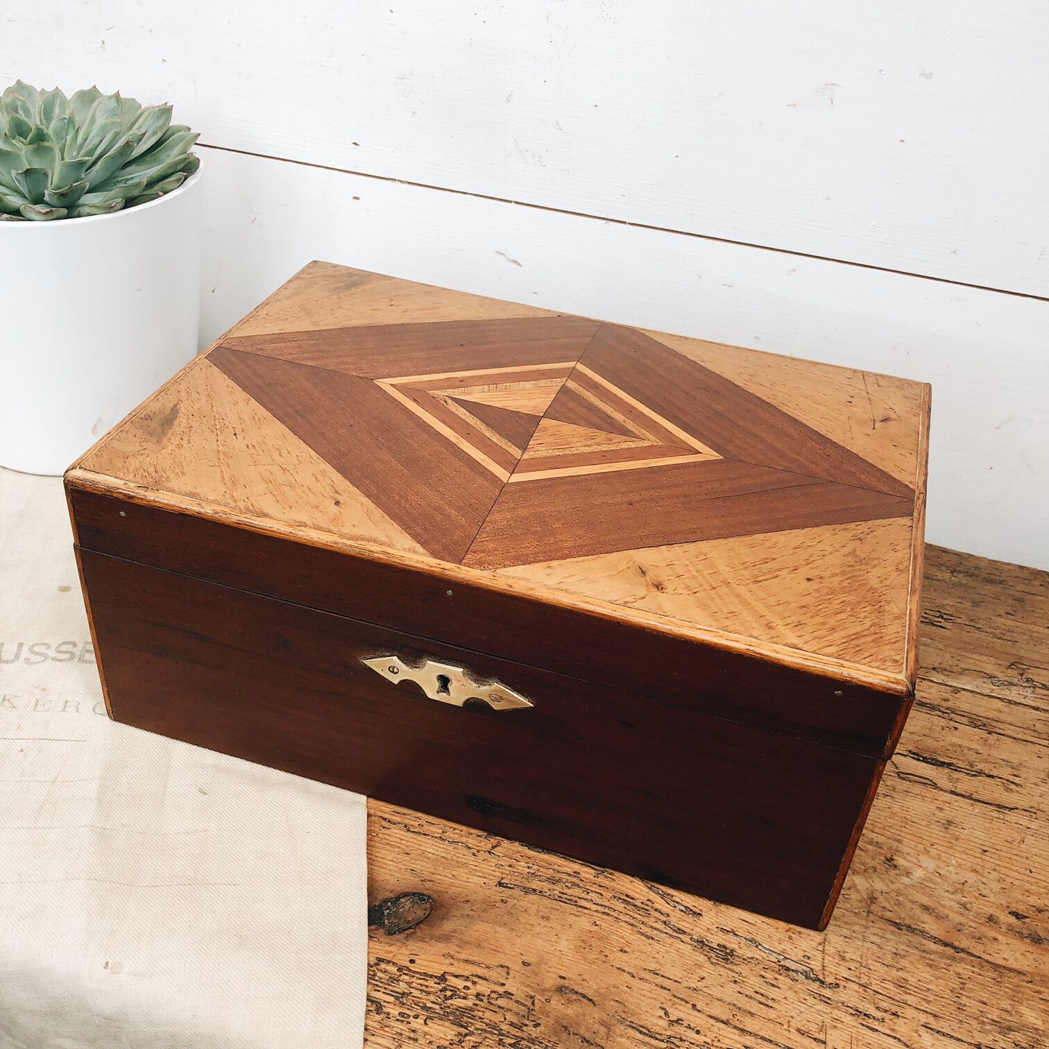 Coffret à bijoux en marqueterie