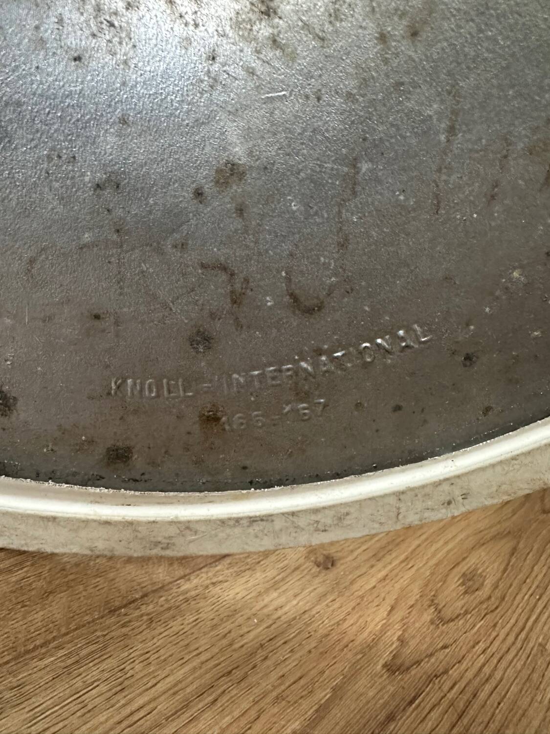 Table basse ovale Eero Saarinen pour Knoll