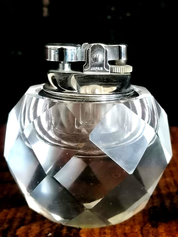 Faceted crystal table lighter