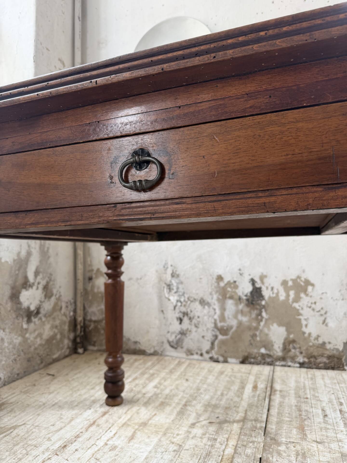 Table de ferme ou table de drapier noyer massif 1900