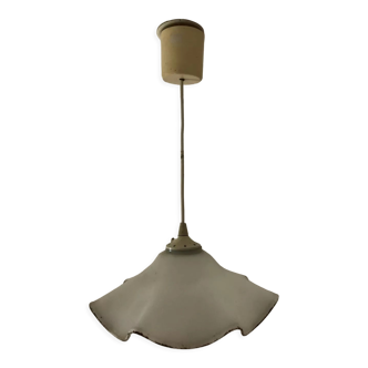 Opaline suspension