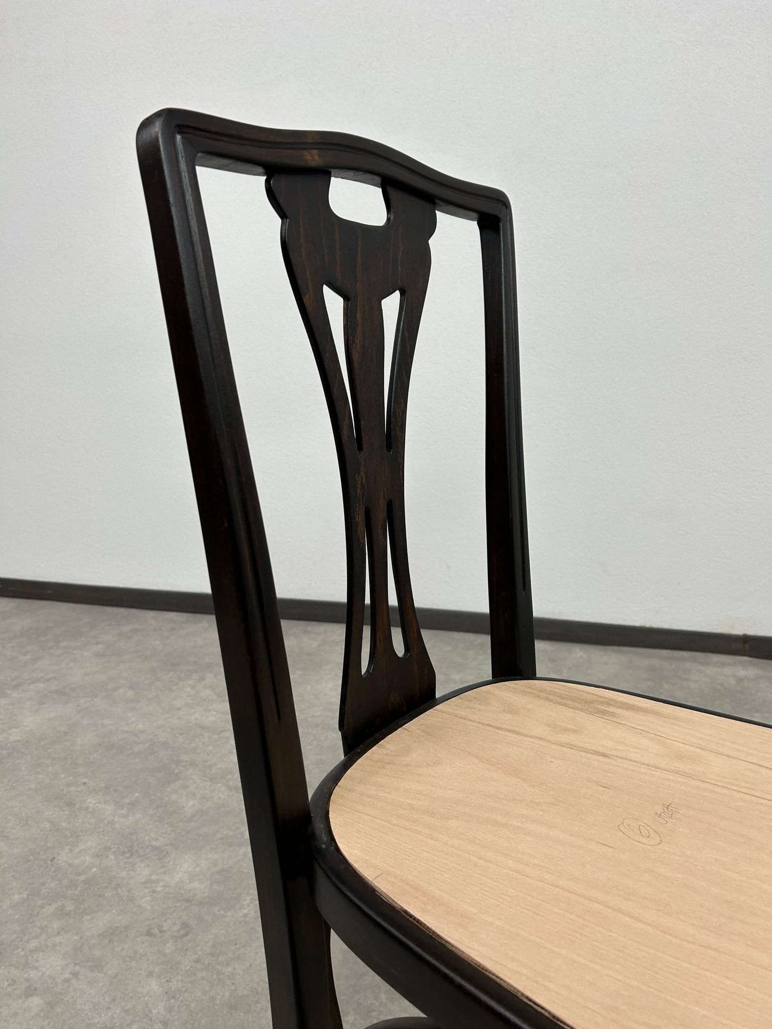 Set of 6 dining chairs no.319 by J&J Kohn