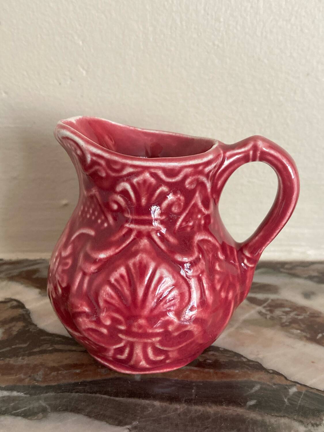Pink cream jug Onnaing