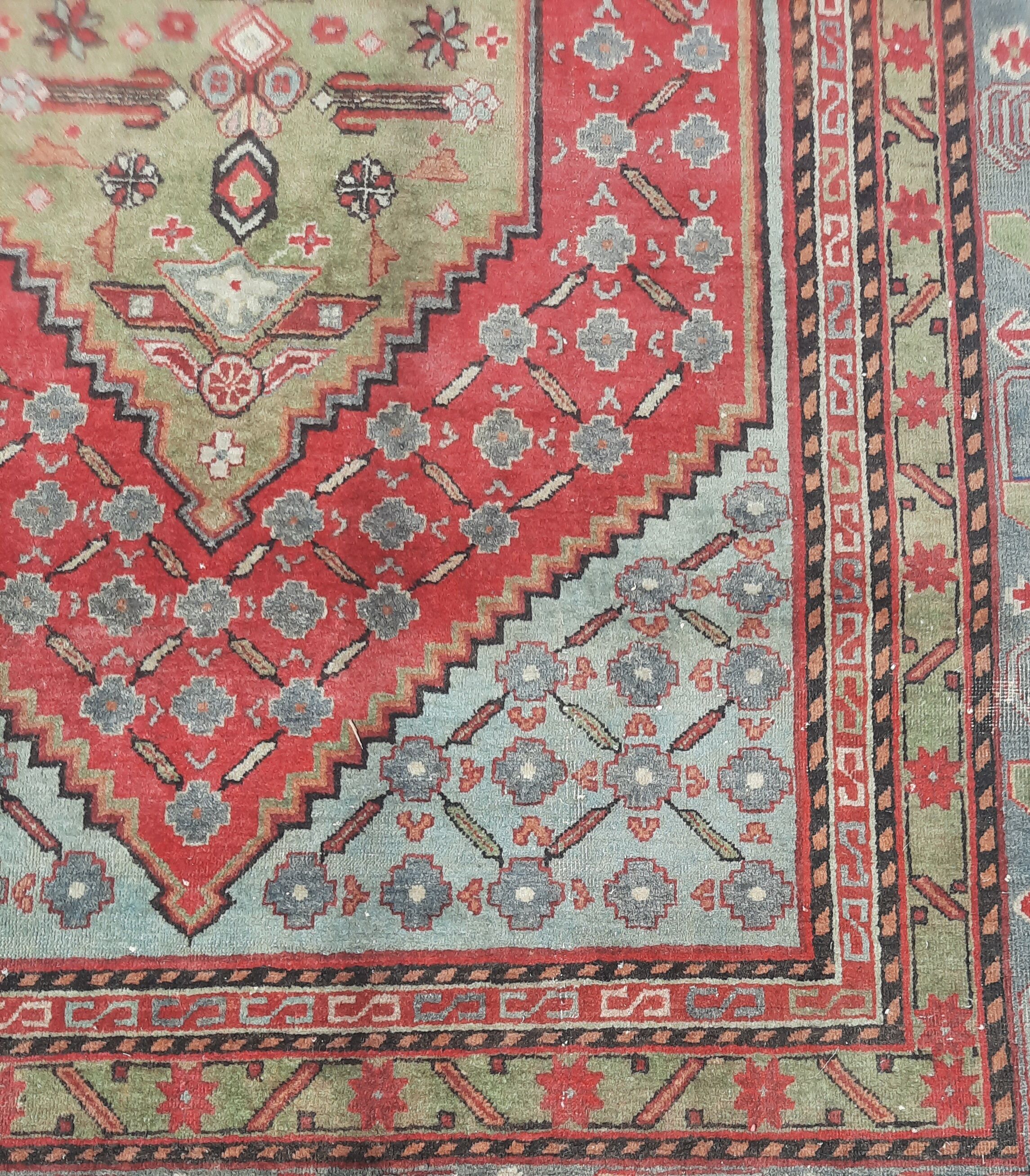 Oriental rug 2m88 x 1m88