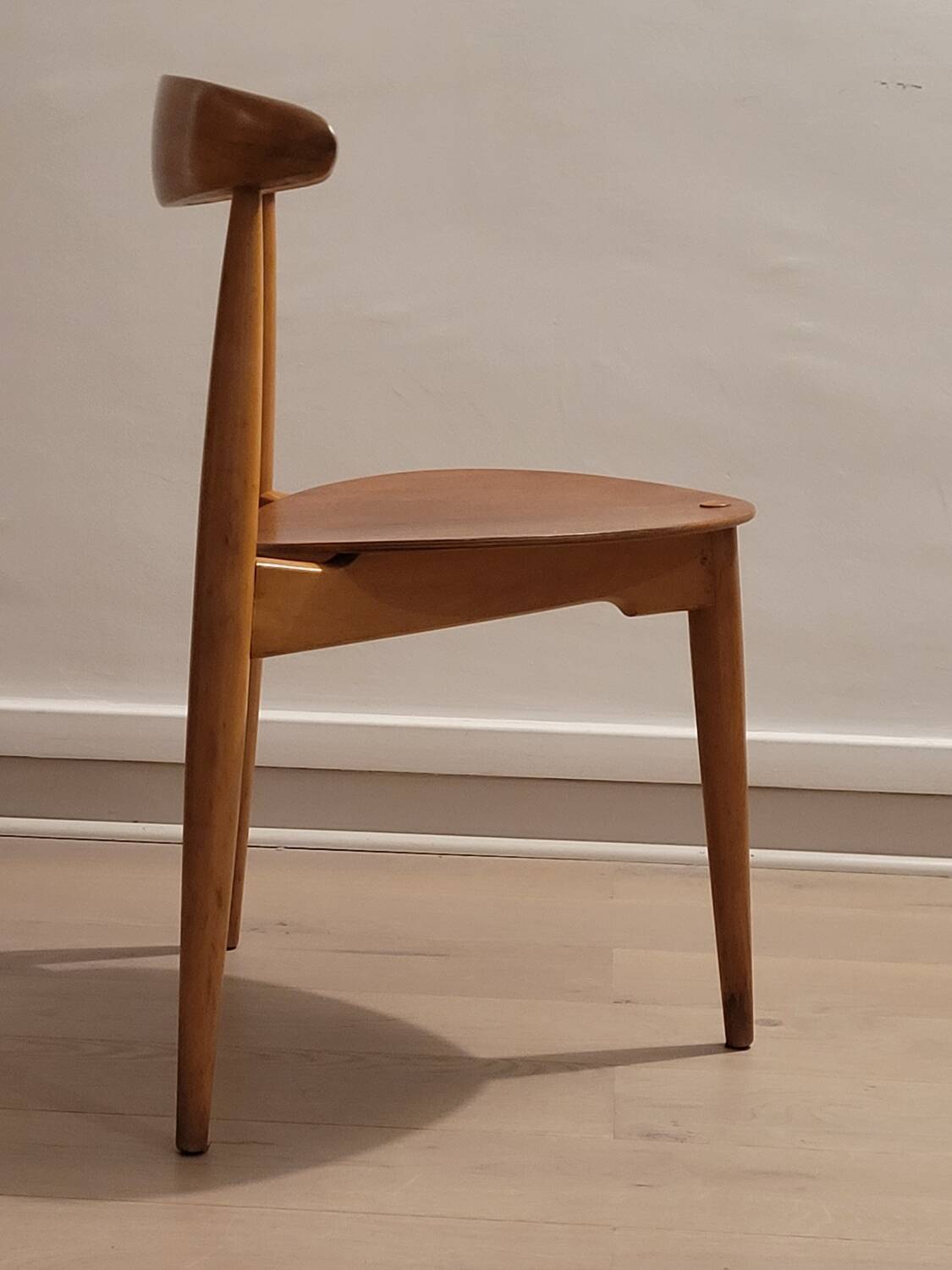 Chair 4103 by Hans Wegner