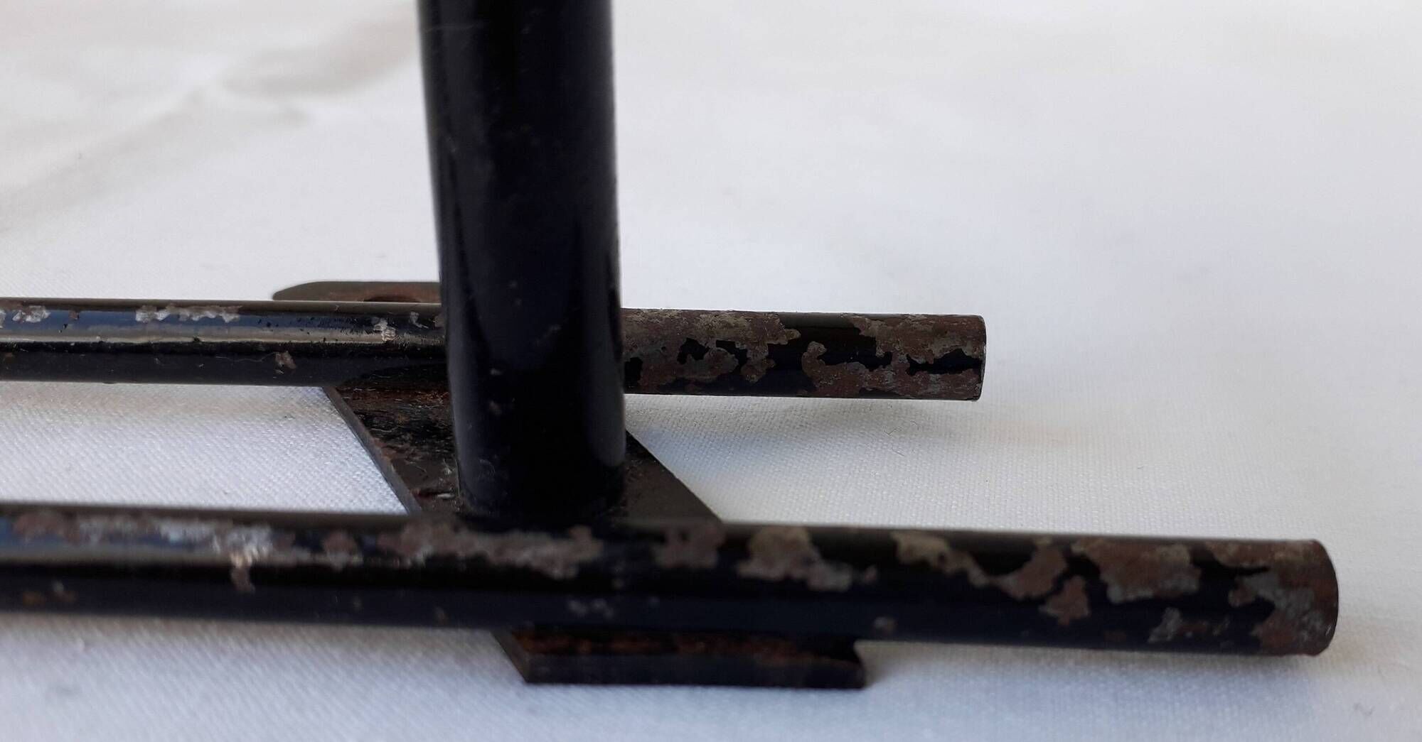 Coat rack with 2 hooks