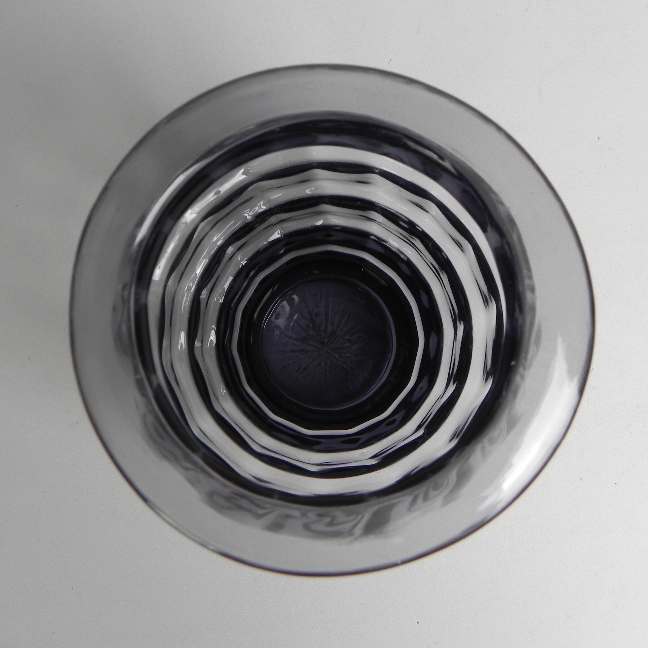 Art Deco vase with twisted vertical bands, Doyen style, 1930s.