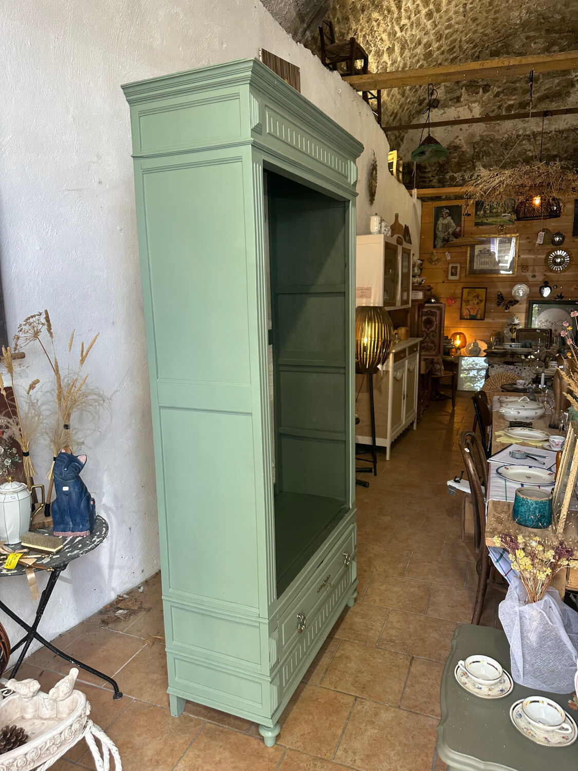 Renovated bonnetière wardrobe