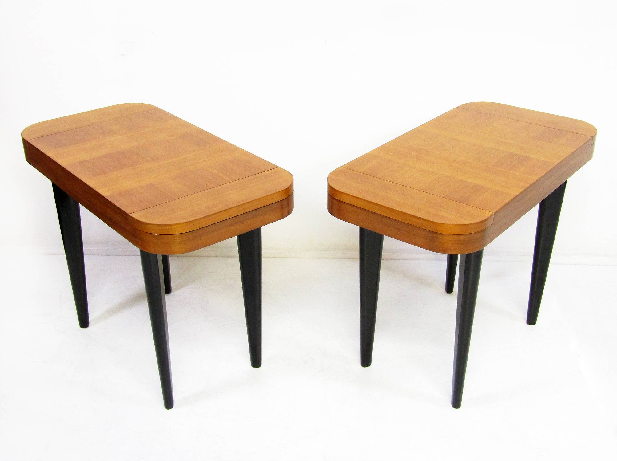 Two Paldao Line Art Deco End Tables By Gilbert Rohde For Herman Miller, C 1940