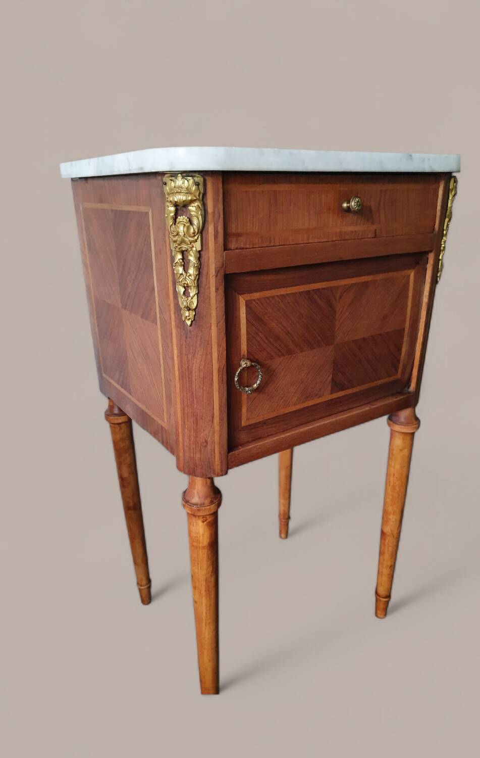 Table d’appoint Louis XVI marqueterie - Marbre et décors bronze doré