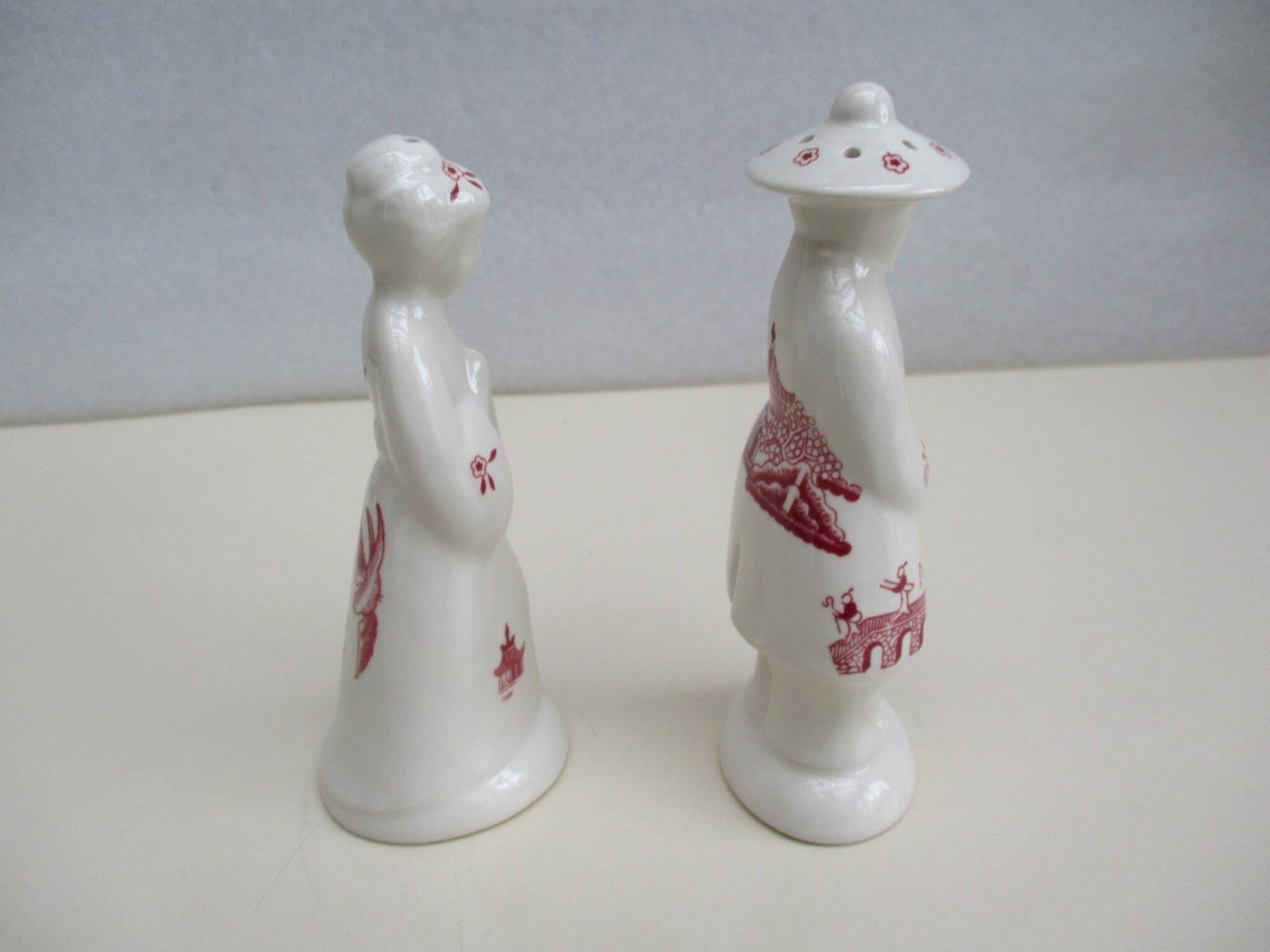 Salt and pepper shakers, ceramic Churchill England