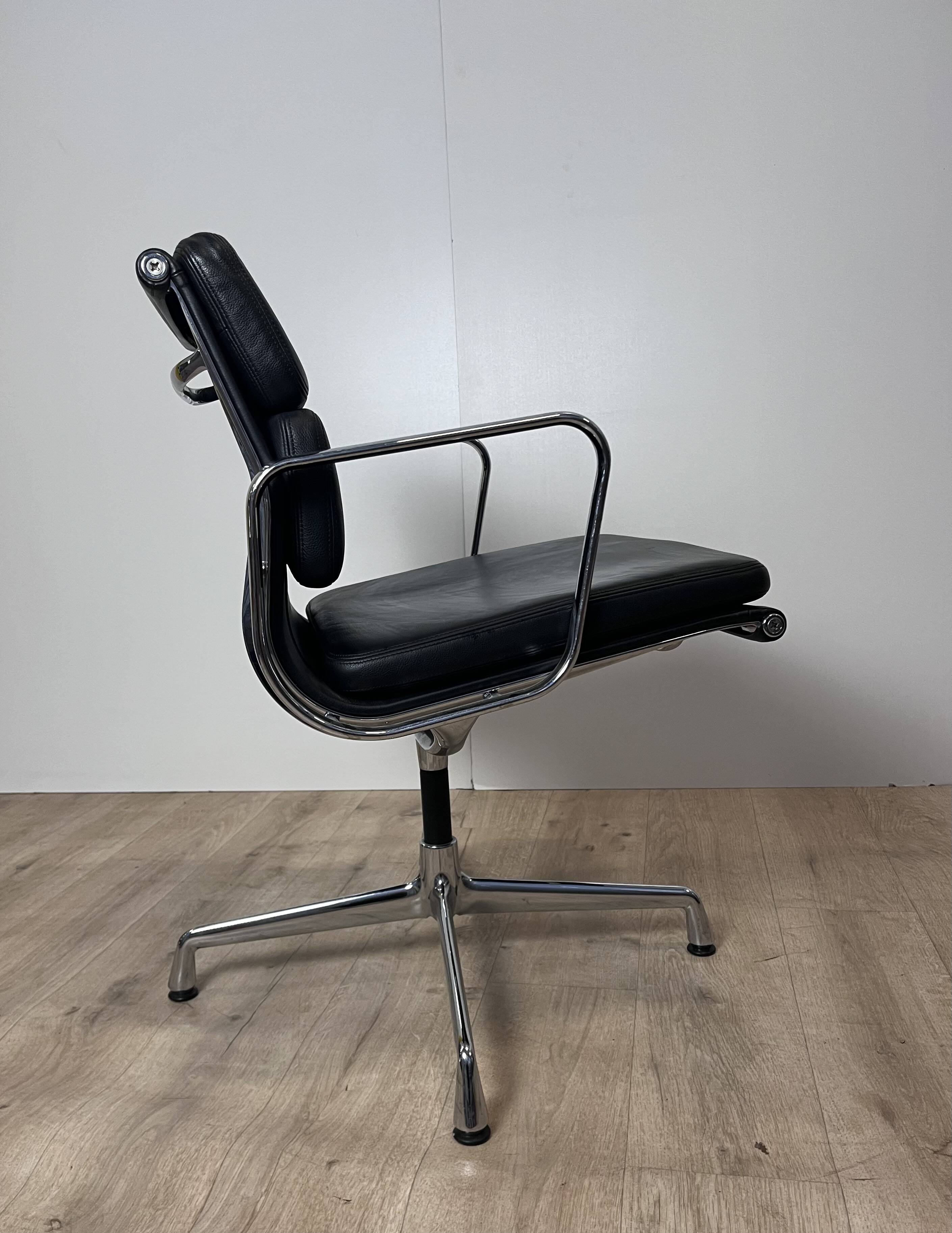 Armchair / Conference Chair By Charles & Ray Eames / Used