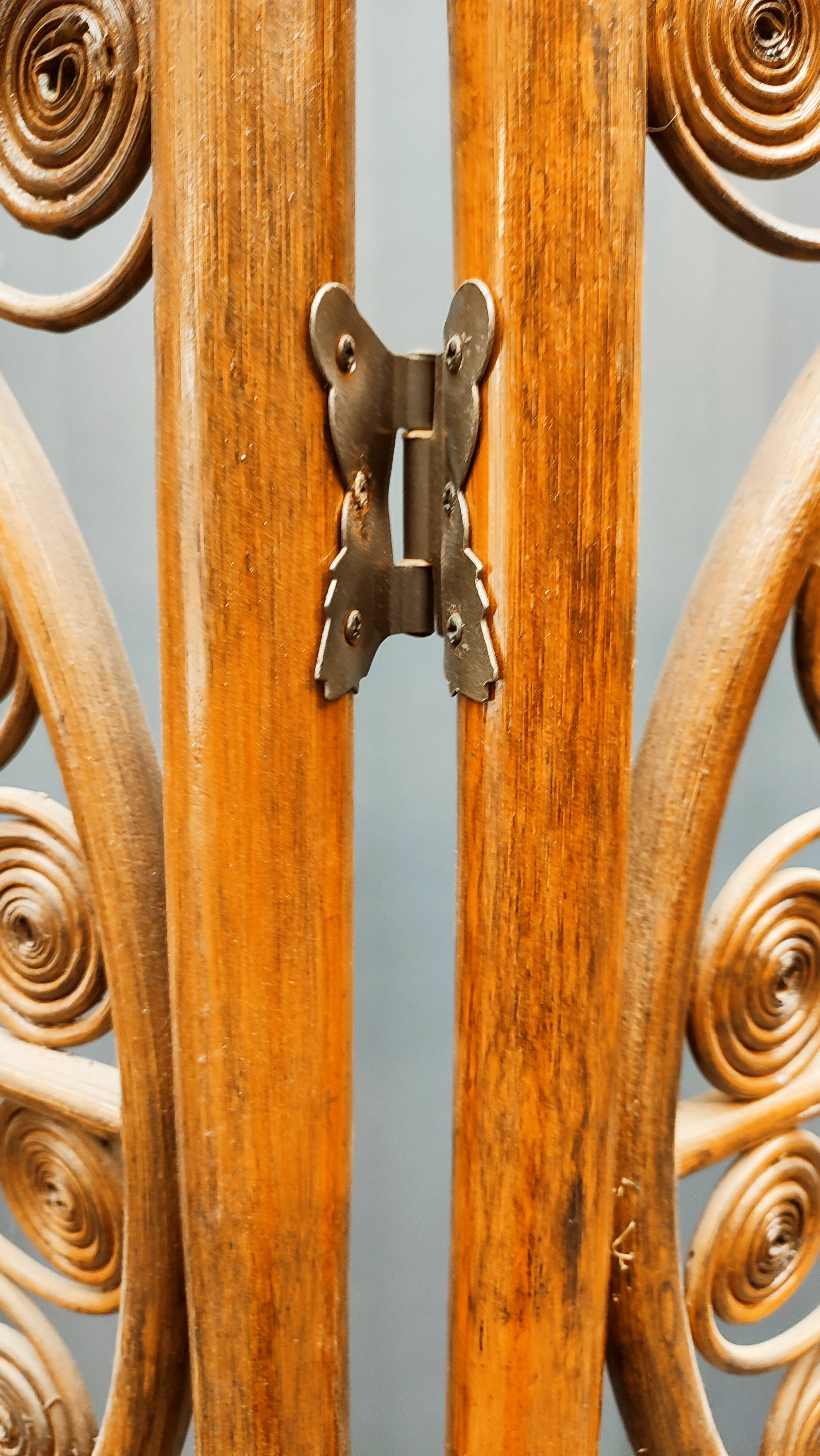4-leaf peacock rattan screen