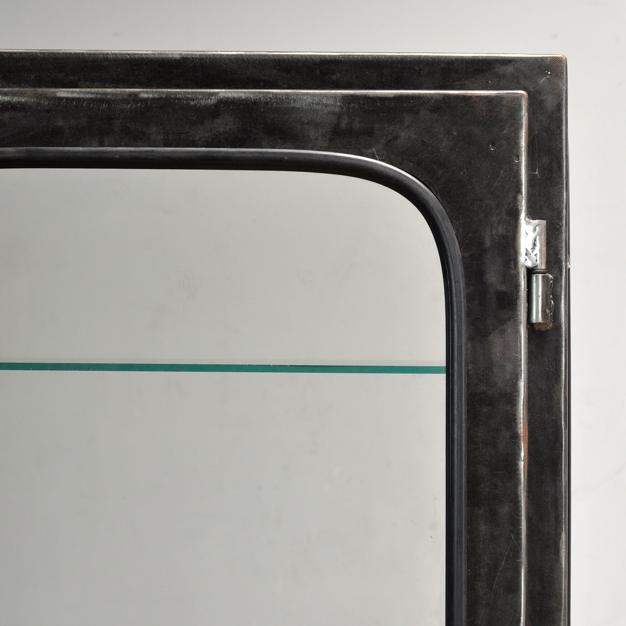 Cabinet médical vintage, années 1970