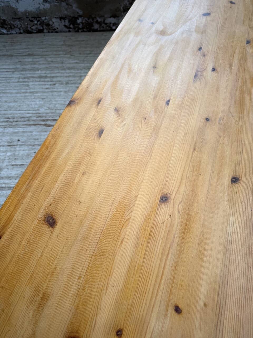 Bureau pin suédois style aperldoon 1970