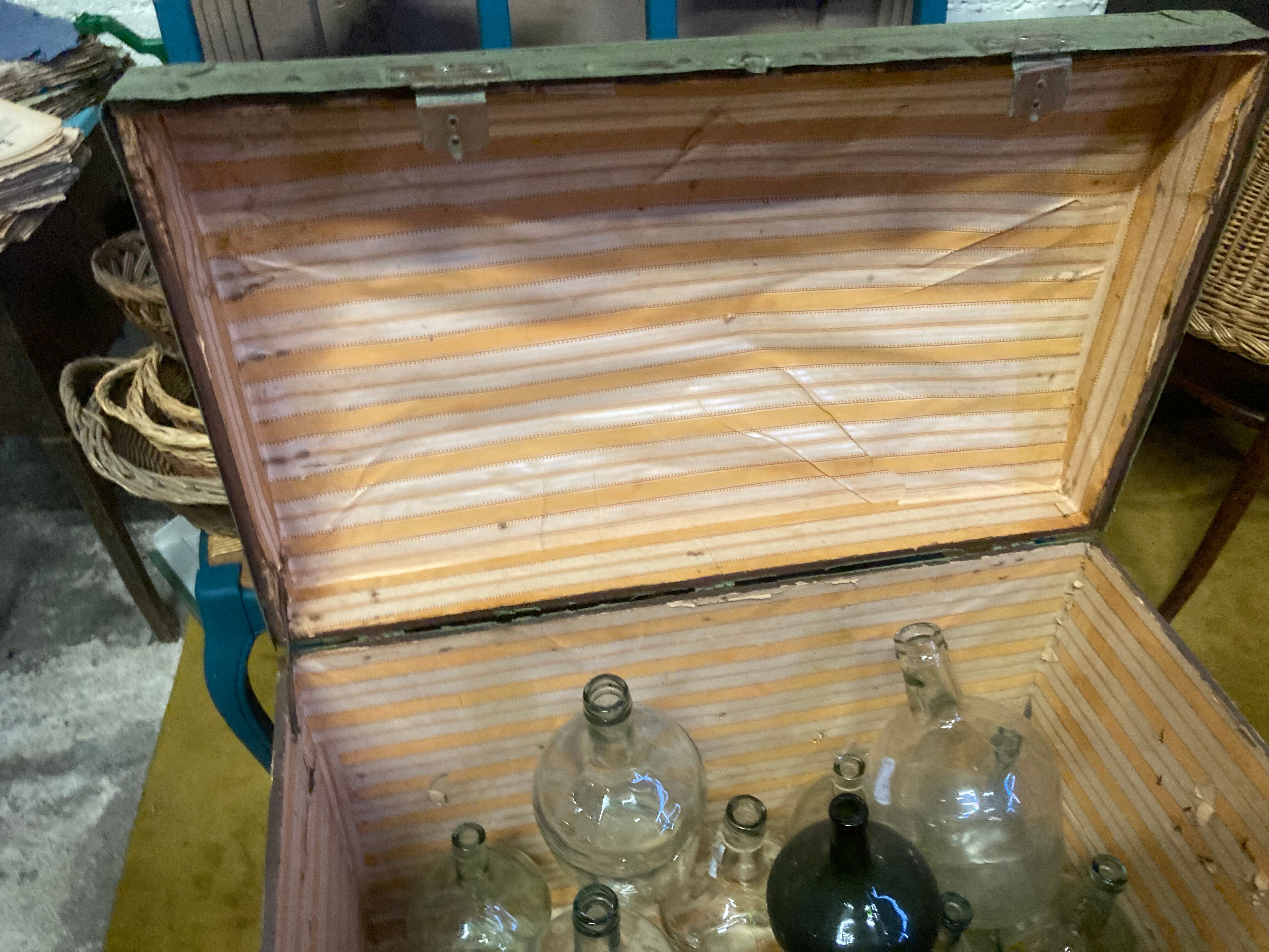 Travel trunk